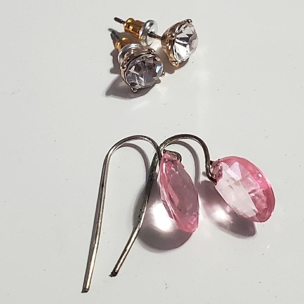 4/20 Light Pink Crystal Teardrop and Silver Stud Earrings. 🌴